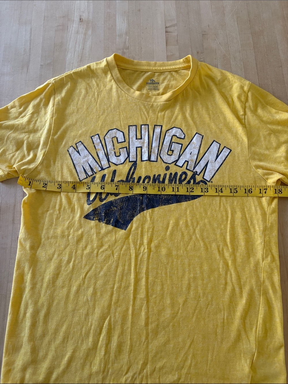 Knights Apparel Michigan Wolverines Yellow Graphic Tee Size Small - Picture 5 of 6